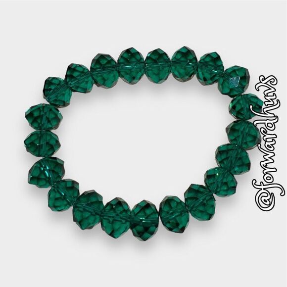 Stunning Green Faceted Glass Bead Stretch Bracelet - Picture 5 of 8